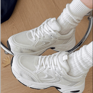 รองเท้าผ้าใบลำลอง